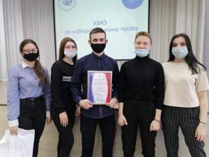 В Алтайском промышленно-экономическом колледже проходят мероприятия в рамках месячника молодого избирателя